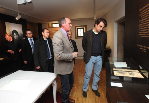 Diego Calvo visitou a Casa-Museo Rosalía tras a conclusión da reforma do espazo museístico financiada pola deputación